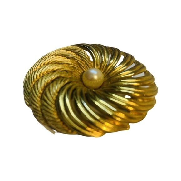 Orena Paris?Round Shape White Pearl swirl Wreath Vintage Gold Tone Brooch Pin 2” - Picture 2 of 5